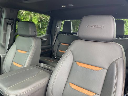 Used 2025 GMC Sierra 1500 AT4 w/ AT4 Premium Package AWD/4WD image 32