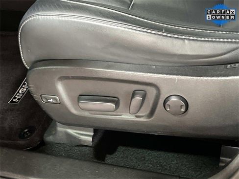 Used 2017 Toyota Highlander SE image 30