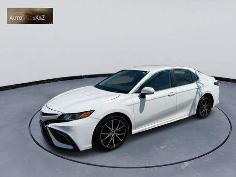 Used 2022 Toyota Camry SE FWD image 5
