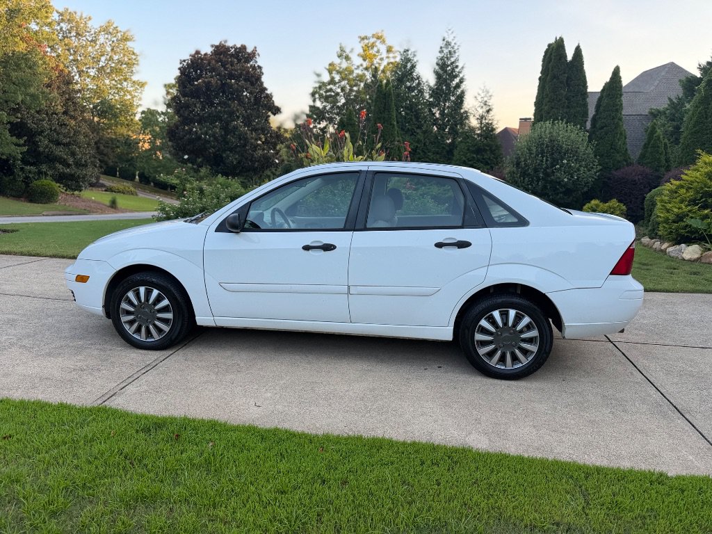 Used 2007 Ford Focus SE FWD image 9