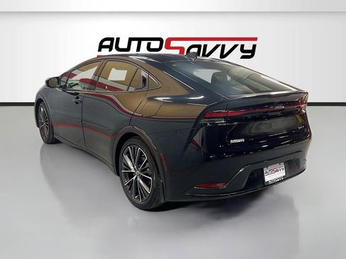 Used 2024 Toyota Prius XLE image 5