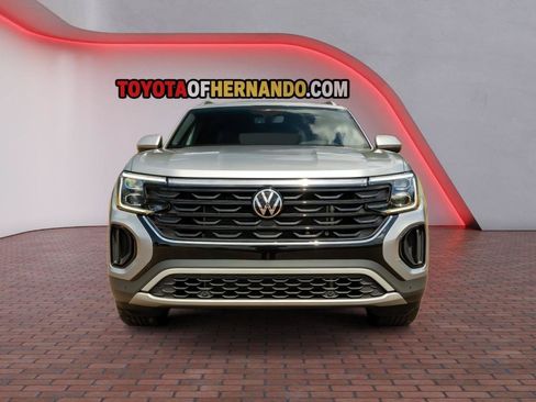 Used 2026 Volkswagen Atlas Cross Sport SE AWD/4WD image 2