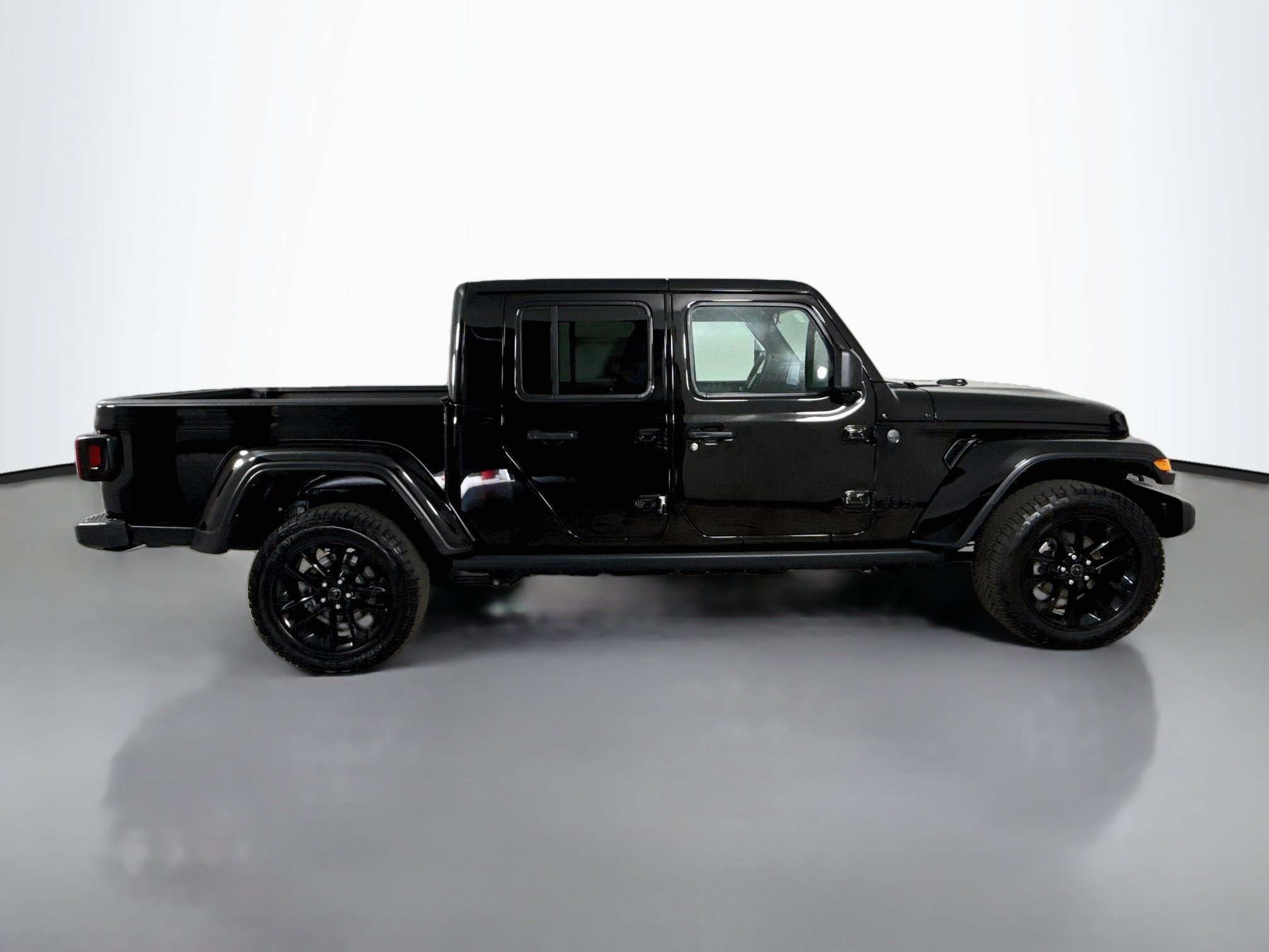 Used 2025 Jeep Gladiator Sport AWD/4WD image 9
