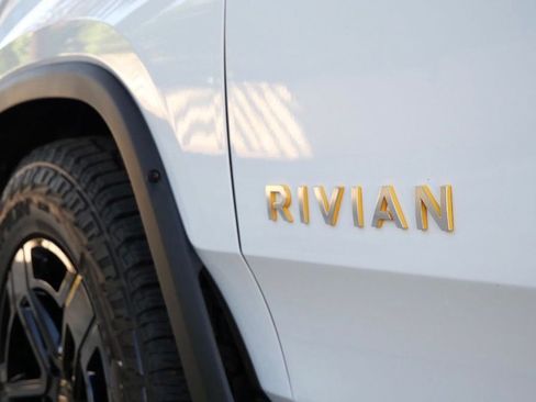 Used 2023 Rivian R1T Adventure image 25