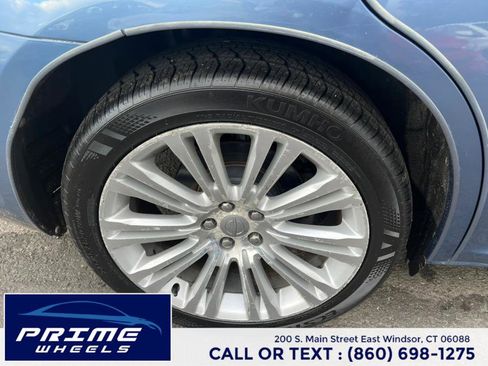 Used 2011 Chrysler 300 Limited image 23