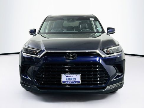 Used 2024 Toyota Grand Highlander AWD image 2