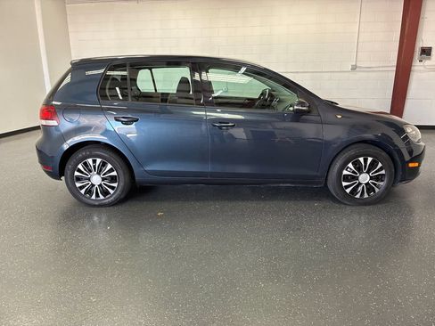 Used 2011 Volkswagen Golf 4-Door FWD image 3