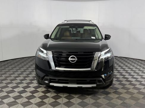 Used 2025 Nissan Pathfinder Platinum w/ Cargo Package AWD/4WD image 11