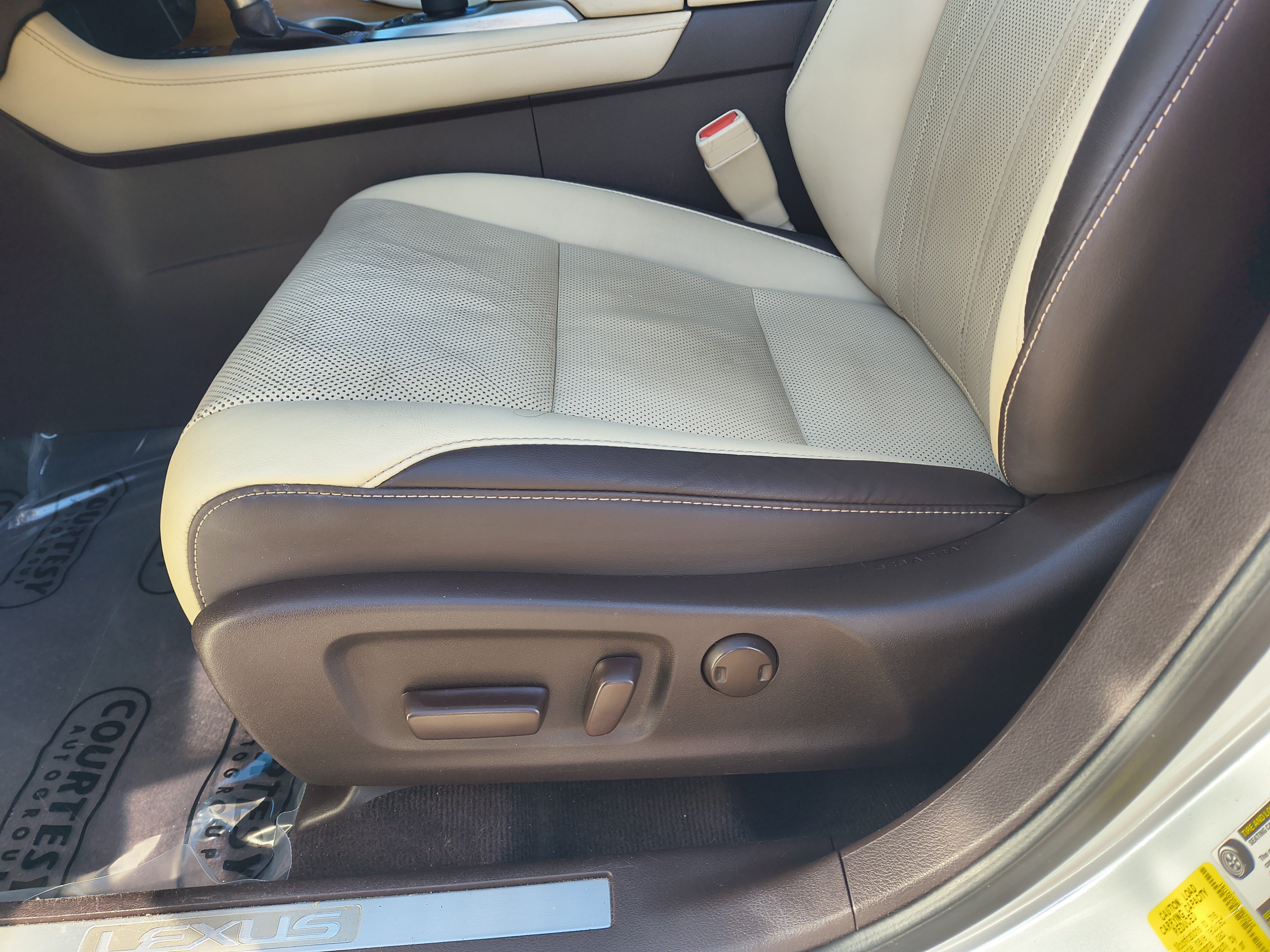 Used 2016 Lexus RX 350 FWD w/ Premium Package image 23