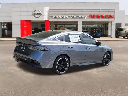 New 2026 Nissan Sentra SR w/ SR Premium Package FWD image 3