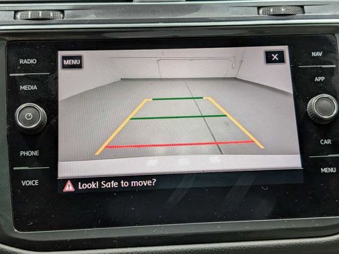 Used 2020 Volkswagen Tiguan SEL image 27