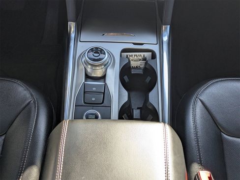 Used 2022 Ford Explorer Limited image 21