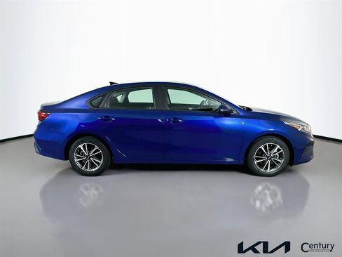 Certified 2023 Kia Forte LXS w/ LXS Technology Package FWD image 4