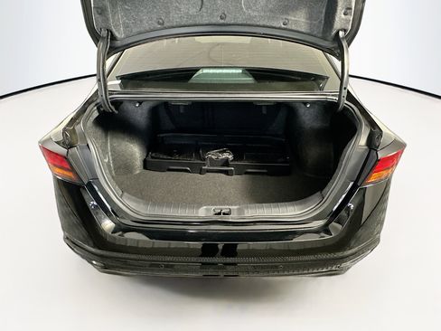 Used 2024 Nissan Altima 2.5 SV w/ SV Premium Package image 30