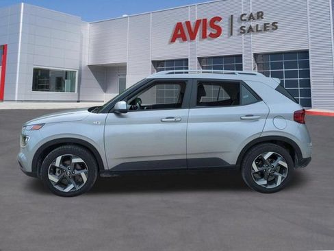 Used 2025 Hyundai Venue SEL FWD image 10