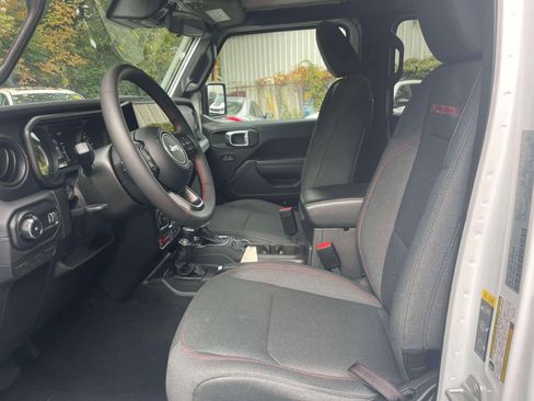 Used 2024 Jeep Wrangler Unlimited Rubicon image 15