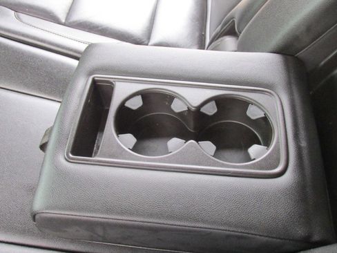 Used 2019 GMC Yukon XL SLT w/ Premium Edition image 85