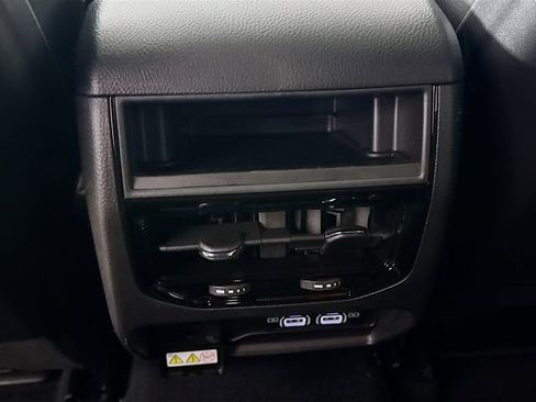 New 2025 Jeep Grand Cherokee Altitude image 25