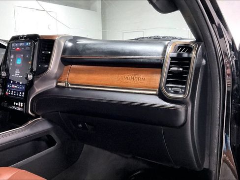 Used 2022 RAM 1500 Limited w/ Body Color Bumper Group AWD/4WD image 19