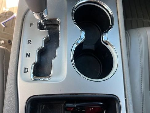 Used 2011 Jeep Grand Cherokee Laredo AWD/4WD image 27