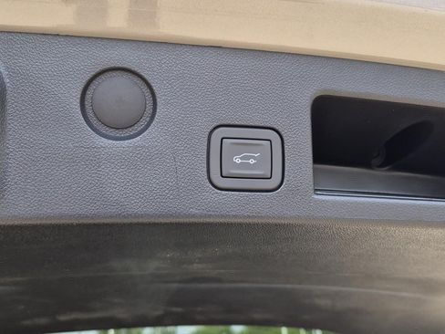 New 2026 GMC Terrain AT4 w/ Technology Package II AWD/4WD image 8