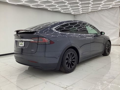 Used 2018 Tesla Model X 100D AWD/4WD image 11