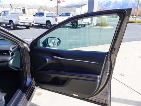 Used 2024 Toyota Camry XLE image 21