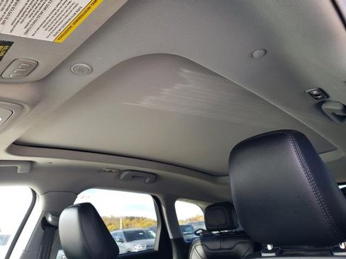 Used 2022 Lincoln Corsair AWD w/ Premium Package image 24