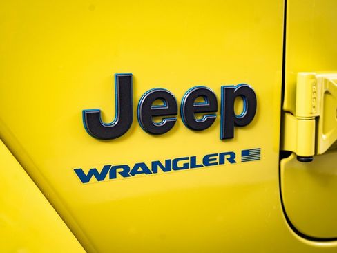 Used 2024 Jeep Wrangler Unlimited w/ LED Headlamp & Fog Lamp Group image 9