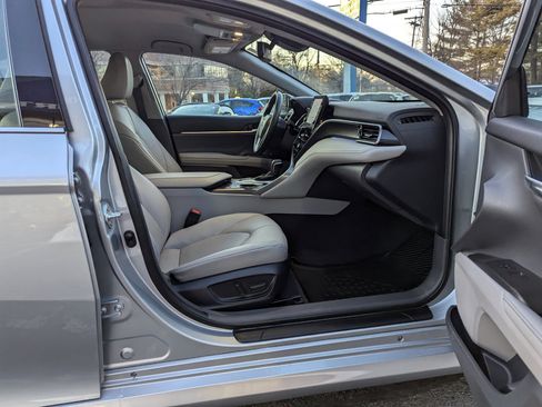 Used 2023 Toyota Camry XLE image 31