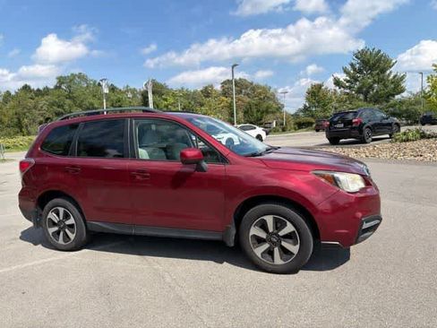 Used 2018 Subaru Forester 2.5i Premium w/ All-Weather Package AWD/4WD image 6