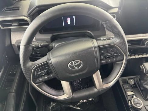 Used 2025 Toyota 4Runner Trailhunter AWD/4WD image 26