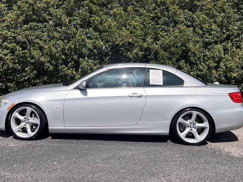 Used 2011 BMW 335i Convertible RWD image 4