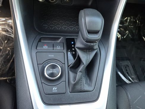 Certified 2025 Toyota RAV4 XLE AWD/4WD image 19