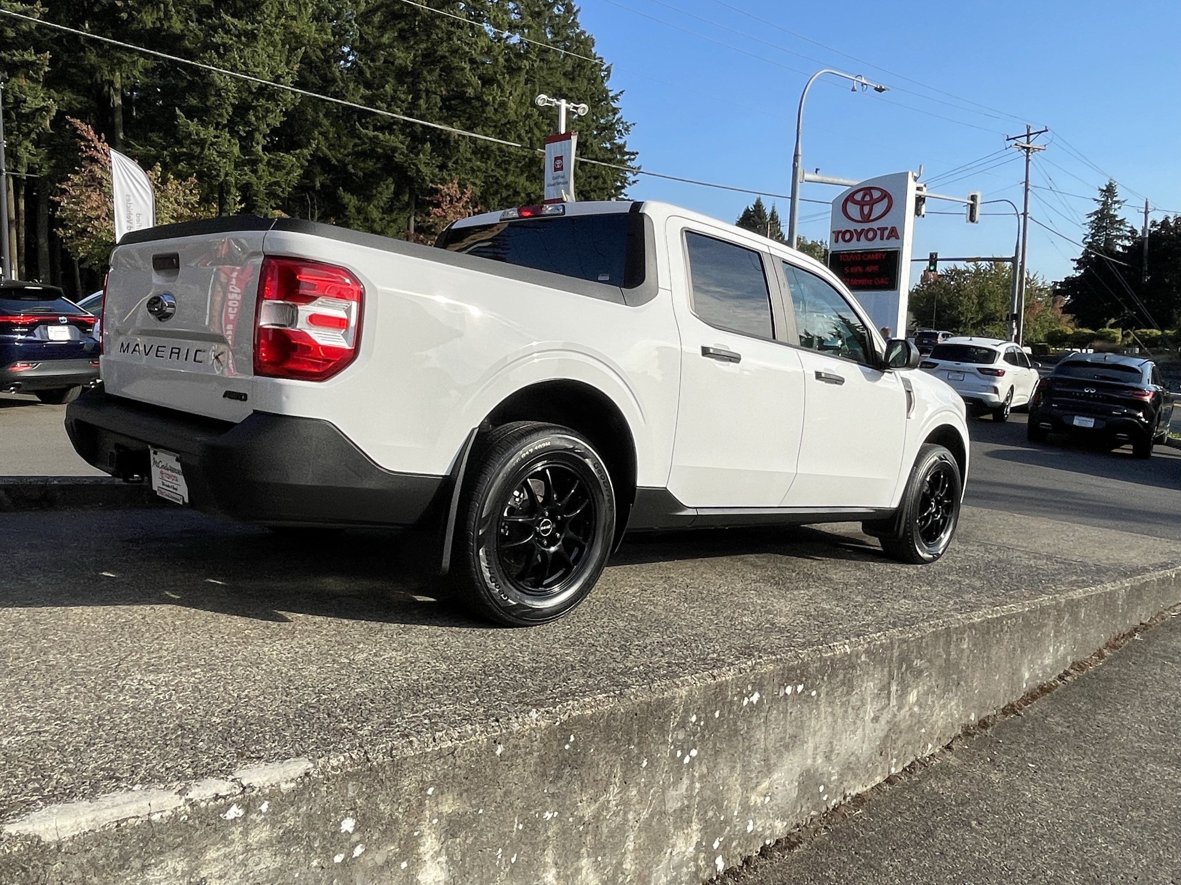 Used 2022 Ford Maverick XL w/ Equipment Group 100A Standard AWD/4WD image 7