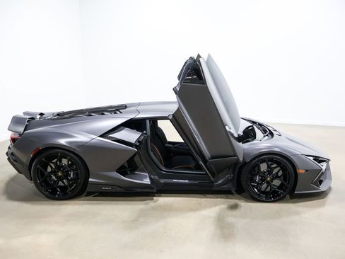 Used 2025 Lamborghini Revuelto image 74