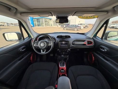 Used 2020 Jeep Renegade Trailhawk w/ Cold Weather Group image 28