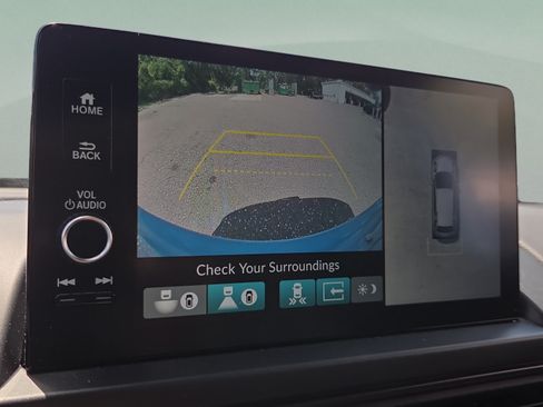 Certified 2025 Honda Pilot TrailSport image 24
