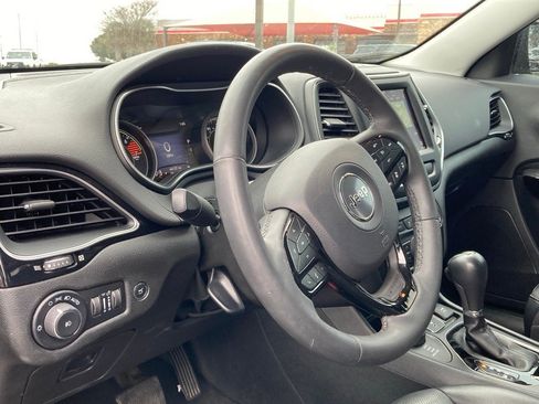 Used 2023 Jeep Cherokee Altitude Lux image 9