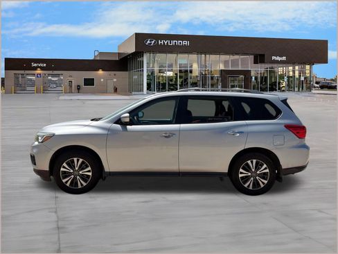 Used 2017 Nissan Pathfinder SL FWD image 2