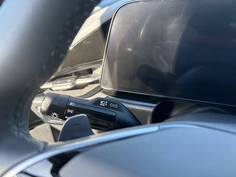 Used 2023 Kia Niro EX FWD image 26