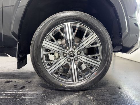 Used 2023 Toyota Tundra Capstone AWD/4WD image 9