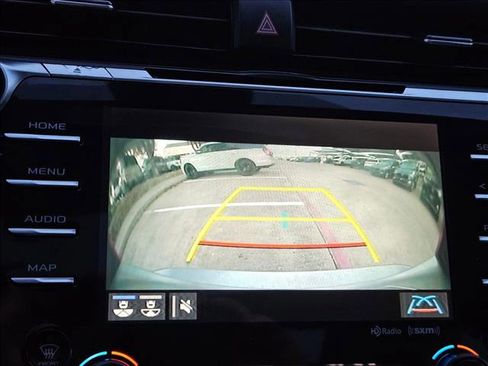 Used 2019 Toyota Camry XLE image 18