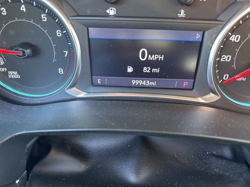 Used 2023 Chevrolet Traverse LT FWD image 8