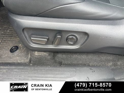 Used 2025 Toyota 4Runner Limited AWD/4WD image 13
