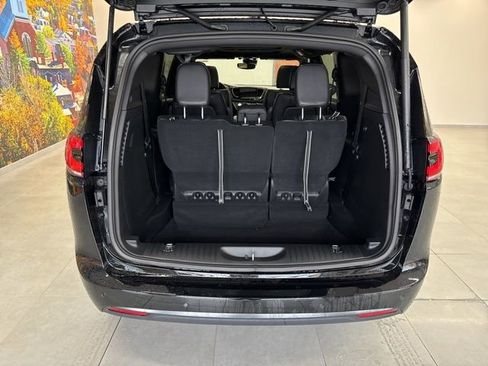 New 2026 Chrysler Pacifica Select w/ S Appearance Package image 42