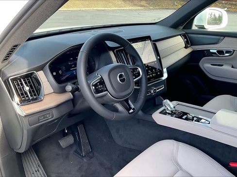 New 2026 Volvo XC90 T8 Plus image 8