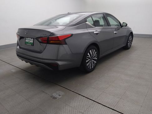 Used 2024 Nissan Altima 2.5 SV image 9