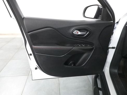 Used 2022 Jeep Cherokee Trailhawk AWD/4WD image 20