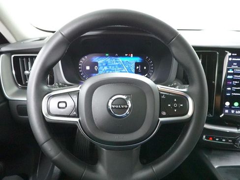 Used 2023 Volvo XC60 B5 Core w/ Climate Package AWD/4WD image 11